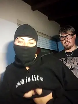 Snapshot of Dracomf chatting on 5, 11, 2025 Dracomf online show from 5, 11, 2025