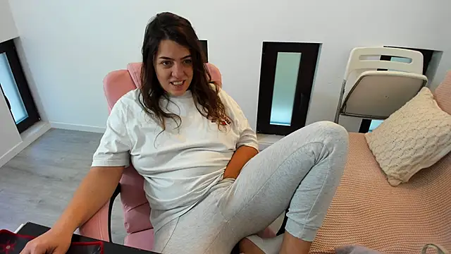 Dyana Kaylinn online show from 2, 11, 2025