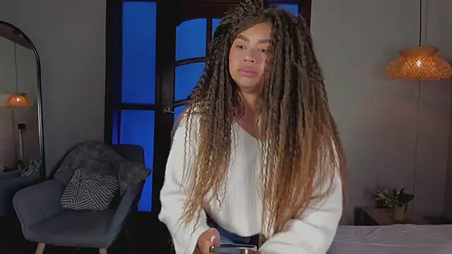 nayah   online show from 28, 10, 2025