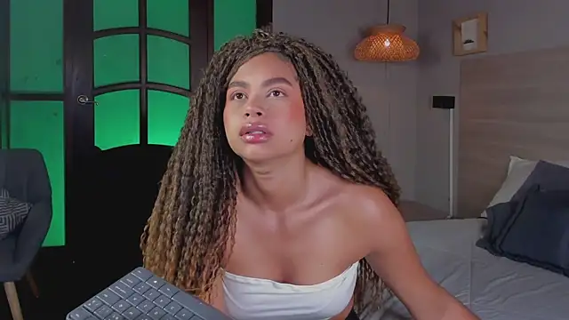 nayah   online show from 6, 11, 2025