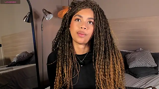 nayah   online show from 15, 4, 2026