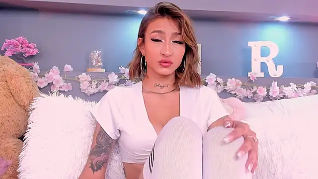 rosemonrooe online show from 8, 11, 2025