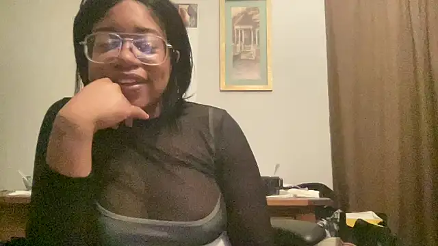 Snapshot of MommyConfident chatting on 11, 6, 2026 MommyConfident online show from 11, 6, 2026