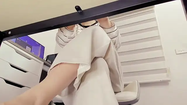 Snapshot of Alisa_Hotfeeling chatting on 22, 12, 2025 Alisa Hotfeeling online show from 22, 12, 2025