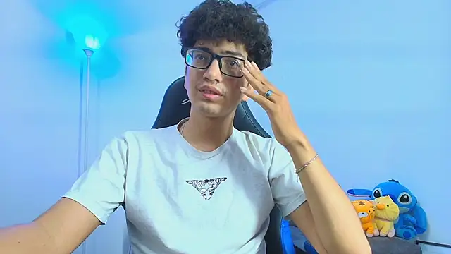 TylerWhite  online show from 19, 11, 2025