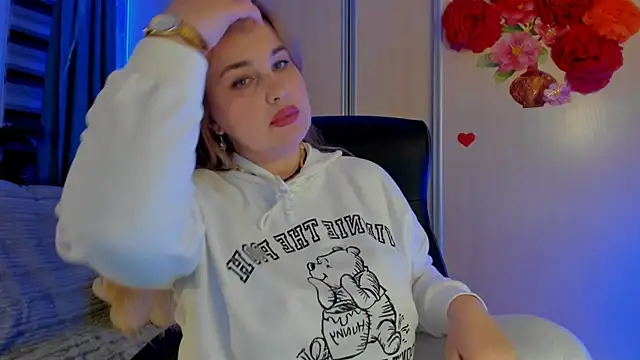 CoraSwon online show from 12, 11, 2025