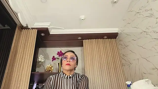 Snapshot of AmberNix chatting on 22, 4, 2026 AmberNix online show from 22, 4, 2026