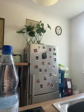 Off  Melonenmandy online show from 17, 9, 2025