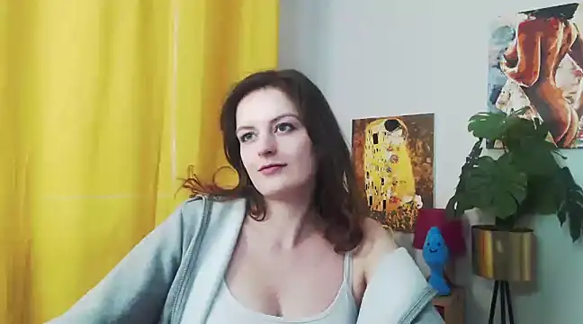 Snapshot of juicyNadine chatting on 13, 12, 2024 juicyNadine online show from 13, 12, 2024