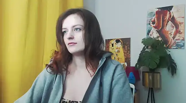 Snapshot of juicyNadine chatting on 18, 12, 2024 juicyNadine online show from 18, 12, 2024
