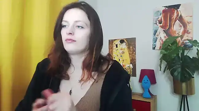 Snapshot of juicyNadine chatting on 24, 2, 2025 juicyNadine online show from 24, 2, 2025