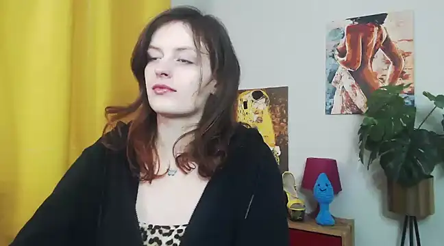 Snapshot of juicyNadine chatting on 5, 3, 2025 juicyNadine online show from 5, 3, 2025