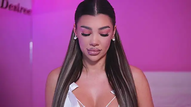 NatyDesiree online show from 9, 3, 2025