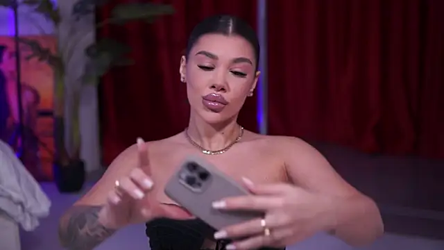 NatyDesiree online show from 22, 12, 2025