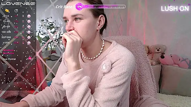 Bella  Swoon online show from 9, 10, 2025