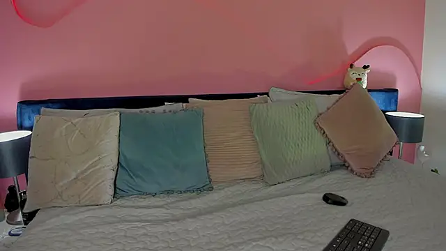 Alaia Manson online show from 5, 2, 2025