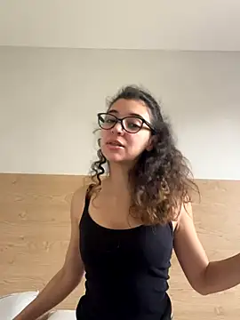 uniquerossie online show from 7, 11, 2025