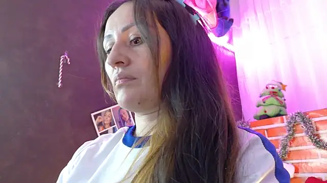 LuisaFernanda170823 online show from 17, 12, 2025