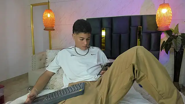 Levy Steve online show from 23, 11, 2025