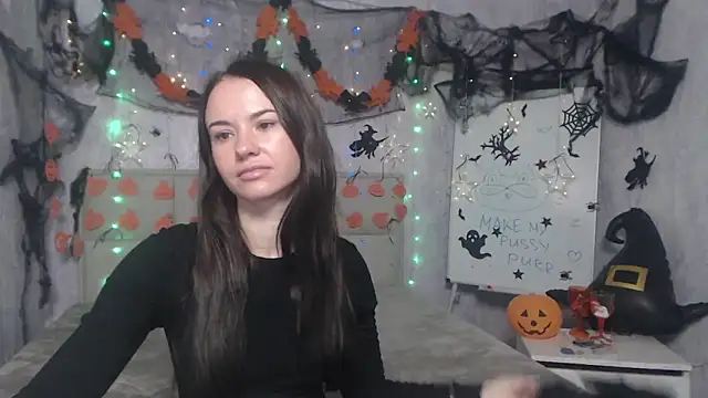 KaraCriegs online show from 31, 10, 2025