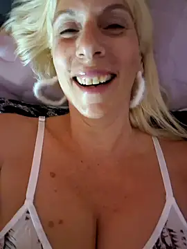 Ina HotX online show from 7, 10, 2025