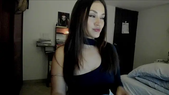 Snapshot of Lucyerobbie chatting on 10, 5, 2026 Lucyerobbie online show from 10, 5, 2026