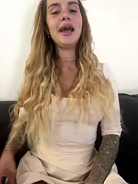 EmiliaCatalina online show from 21, 12, 2025