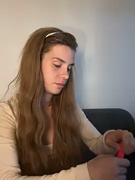 EmiliaCatalina online show from 9, 3, 2026