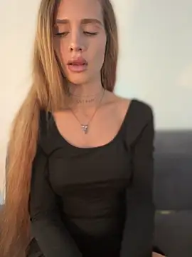 Snapshot of EmiliaCatalina chatting on 27, 6, 2026 EmiliaCatalina online show from 27, 6, 2026