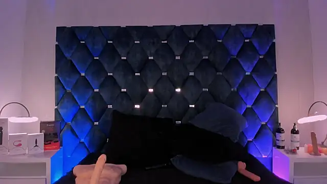 laura bassi online show from 10, 2, 2025