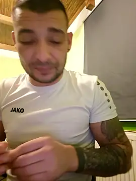 Snapshot of Zoltanioan26 chatting on 7, 1, 2026 Zoltanioan26 online show from 7, 1, 2026