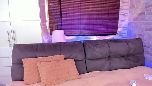 Snapshot of cinnamon_kyla chatting on 14, 2, 2025 cinnamon kyla online show from 14, 2, 2025