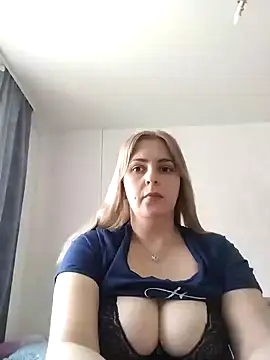 Snapshot of Lady_nice_cat chatting on 8, 3, 2025 Lady nice cat online show from 8, 3, 2025