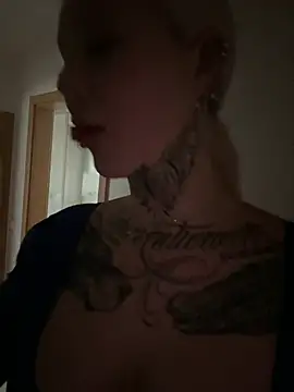 Snapshot of Stella-Kink chatting on 2, 1, 2025 Stella-Kink online show from 2, 1, 2025