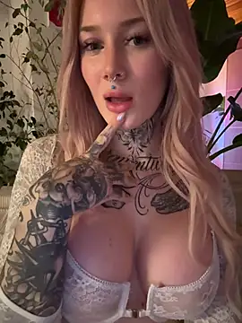 Snapshot of Stella-Kink chatting on 22, 2, 2025 Stella-Kink online show from 22, 2, 2025