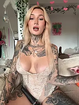 Snapshot of Stella-Kink chatting on 11, 9, 2025 Stella-Kink online show from 11, 9, 2025