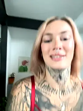 Snapshot of Stella-Kink chatting on 8, 10, 2025 Stella-Kink online show from 8, 10, 2025