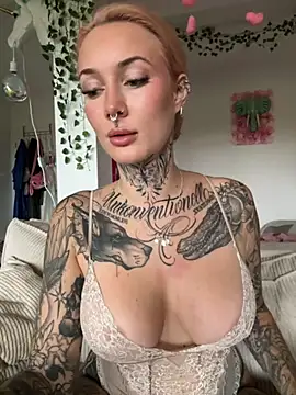 Snapshot of Stella-Kink chatting on 22, 10, 2025 Stella-Kink online show from 22, 10, 2025