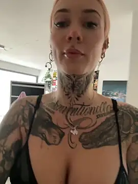 Snapshot of Stella-Kink chatting on 14, 11, 2025 Stella-Kink online show from 14, 11, 2025