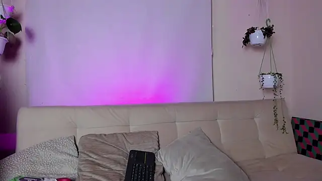 roselinedior online show from 31, 1, 2025