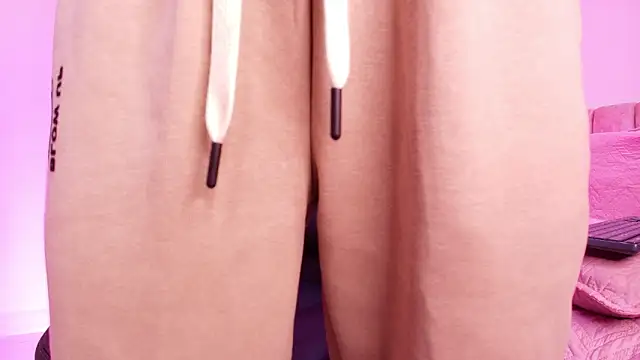 Snapshot of arl_chloee chatting on 5, 2, 2026 arl chloee online show from 5, 2, 2026