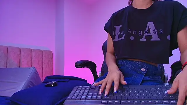 Snapshot of arl_chloee chatting on 9, 2, 2026 arl chloee online show from 9, 2, 2026