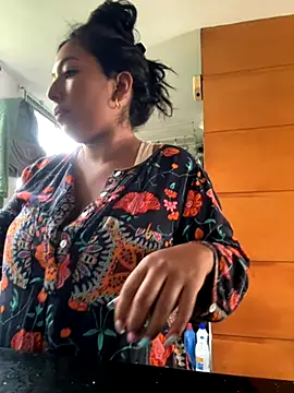 Snapshot of emmyjhonson07 chatting on 3, 11, 2025 emmyjhonson07 online show from 3, 11, 2025