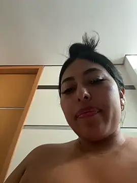 Snapshot of emmyjhonson07 chatting on 22, 11, 2025 emmyjhonson07 online show from 22, 11, 2025