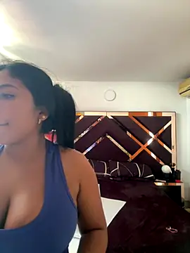 Snapshot of emmyjhonson07 chatting on 4, 12, 2025 emmyjhonson07 online show from 4, 12, 2025