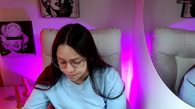 Snapshot of SamanthaRoldaan chatting on 8, 2, 2026 SamanthaRoldaan online show from 8, 2, 2026