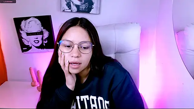 SamanthaRoldaan online show from 6, 3, 2026