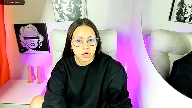 SamanthaRoldaan online show from 6, 4, 2026