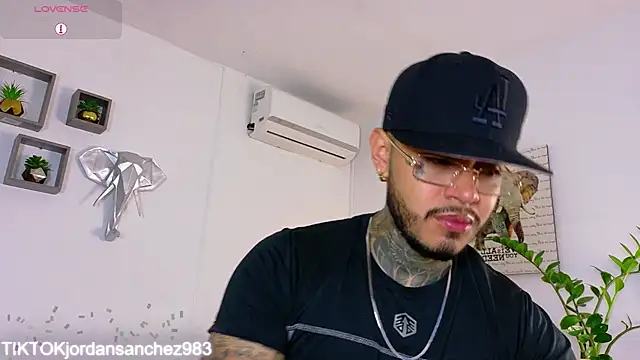 Snapshot of JordanSmiith_ chatting on 10, 2, 2026 JordanSmiith online show from 10, 2, 2026