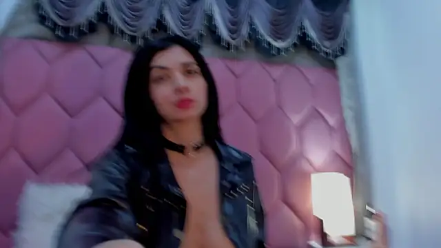 Linisprincehot69 online show from 15, 2, 2025